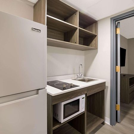 Suburban Studios Milwaukee Airport Ngoại thất bức ảnh