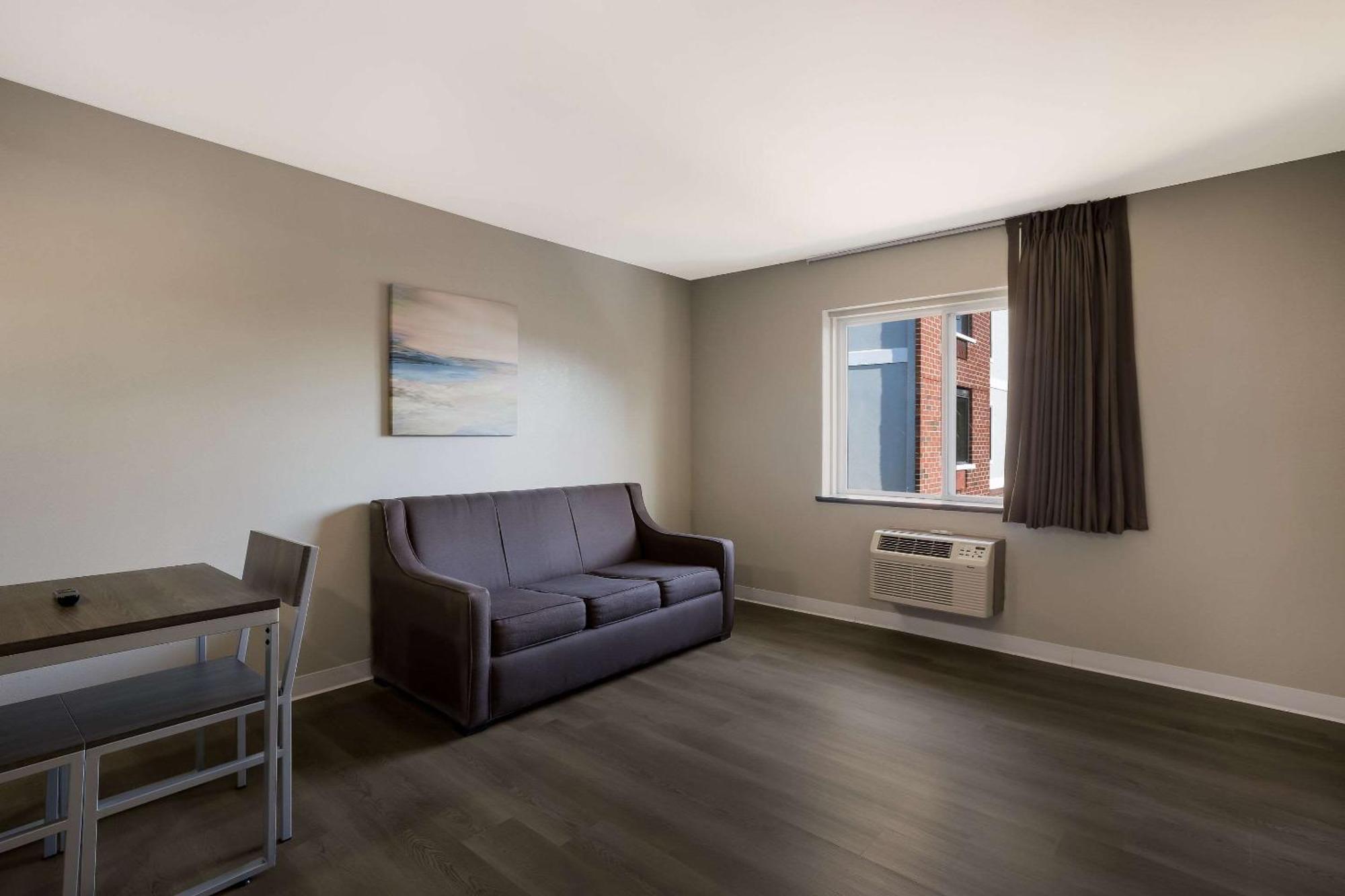 Suburban Studios Milwaukee Airport Ngoại thất bức ảnh