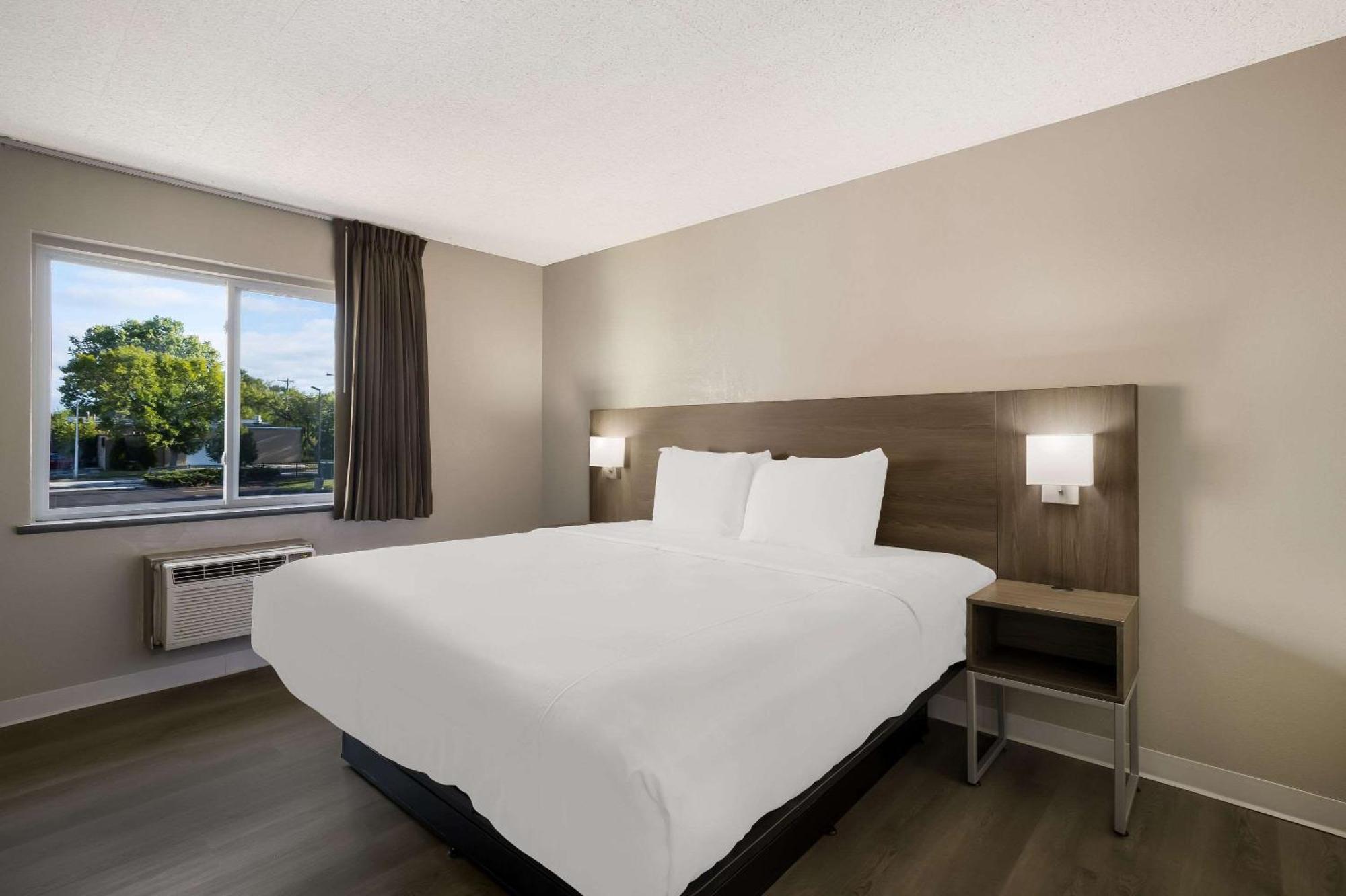 Suburban Studios Milwaukee Airport Ngoại thất bức ảnh